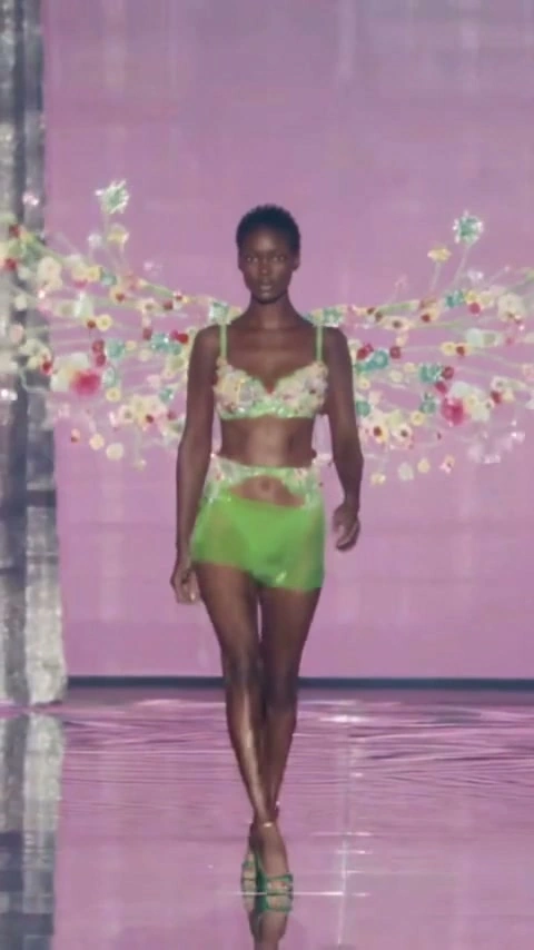 Bella Hadid Green Floral Wings
